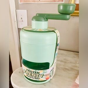 Shaved Ice Slushy Maker cold drink Maker portable drinks fruit margaritas crank